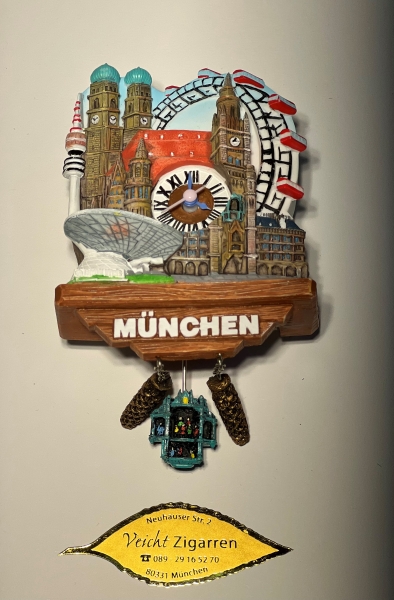 Kuckucksuhr Münchner Skyline